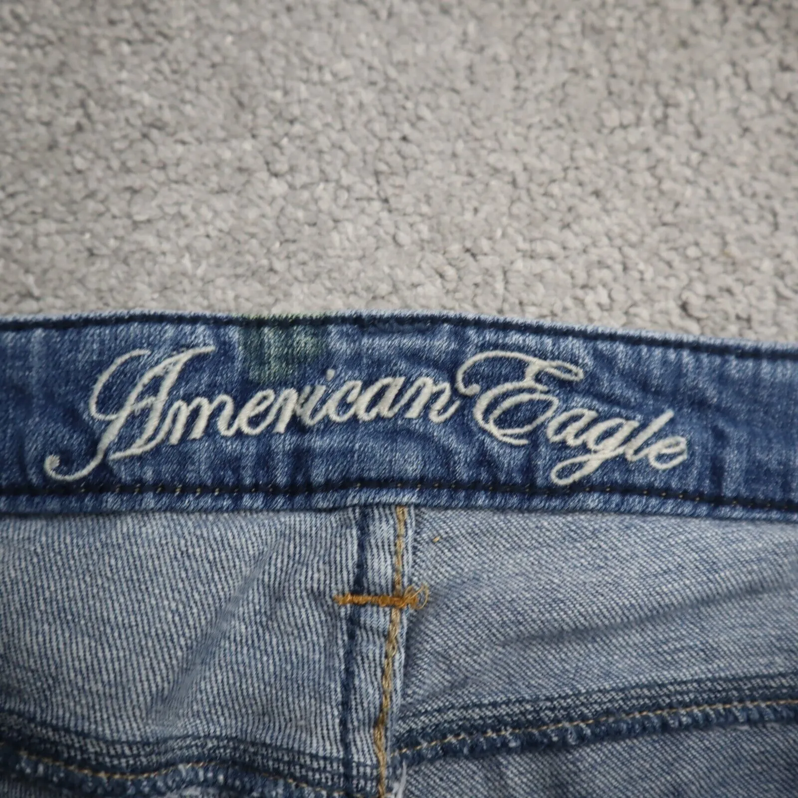 American Eagle Womens Straight Leg Jeans Low Rise 5 Pockets Size 4 Regular