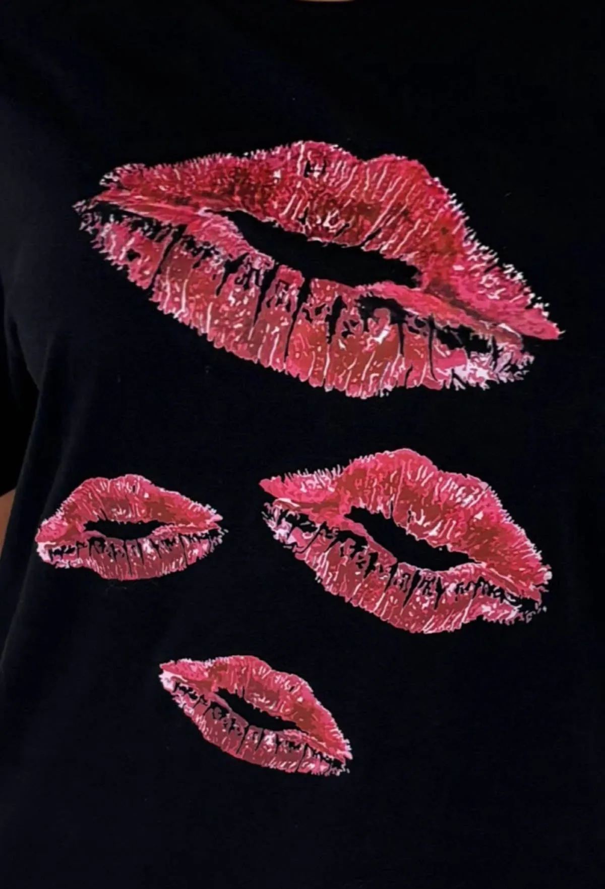 Libby Black Fuschia Lips Print Graphic T-Shirt